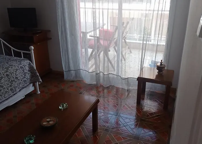 Giorgos House *
